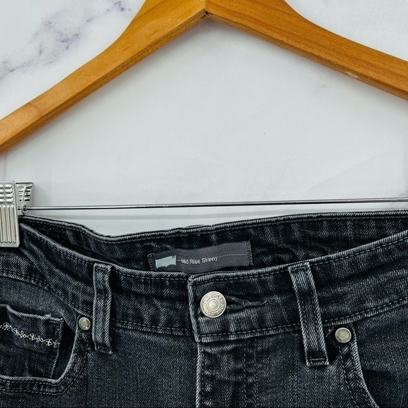 J019 Levi’s Mid Rise Skinny Distressed Dark Wash Denim Jeans - Picture 2 of 4